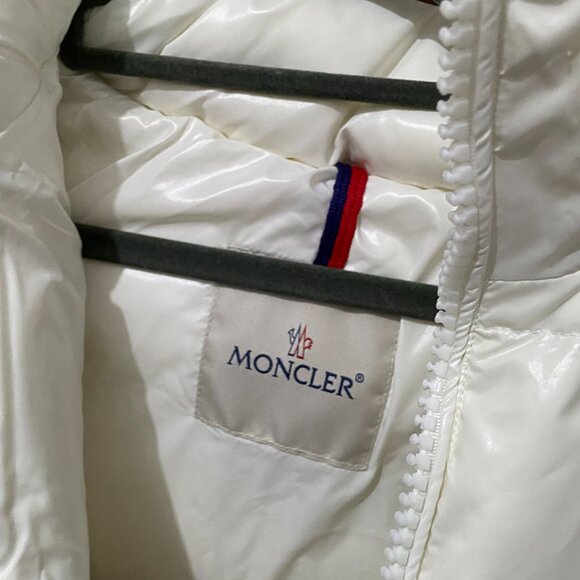 Unisex Moncler White Down Jacket With Hood - Picture 6 of 10